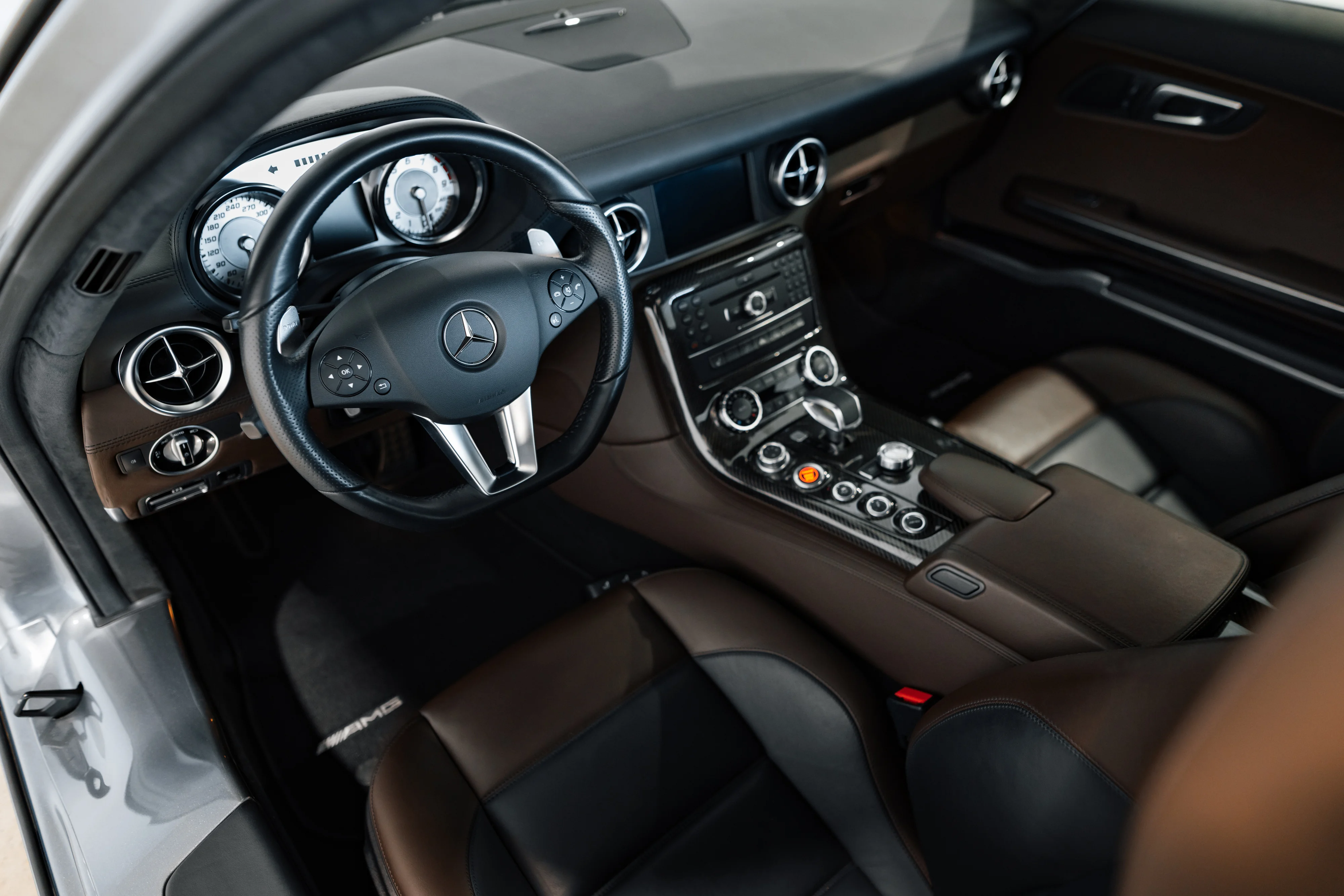 Mercedes-Benz SLS AMG